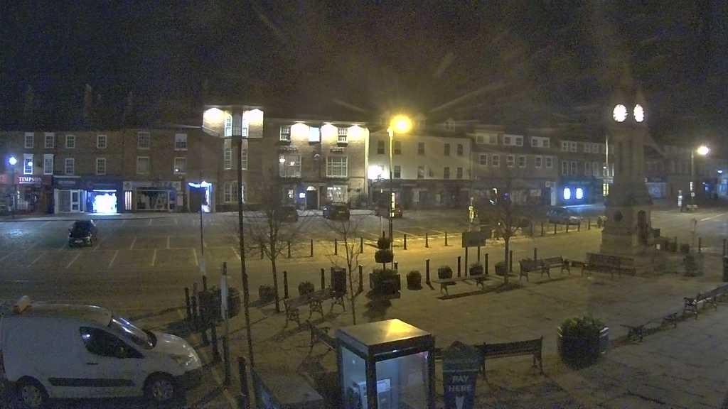 Thirsk webcam overlooking the Market Place